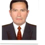 Profesor de matemática dicta clases de matemática a escolares
